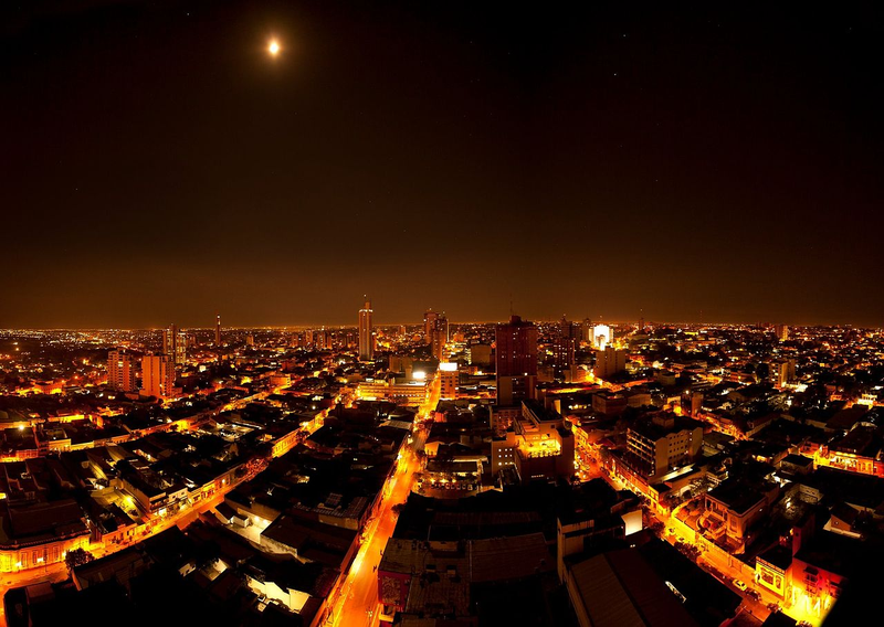 Asunción en la noche. Wikimedia Commons